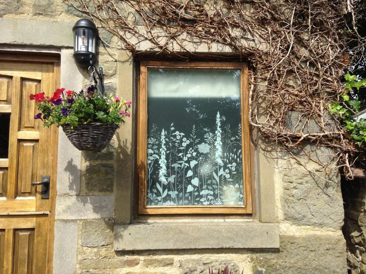 Bijou Cottage In Bronte Country With Wood-Burning Stove & Hot Tub Spa Haworth Exterior photo