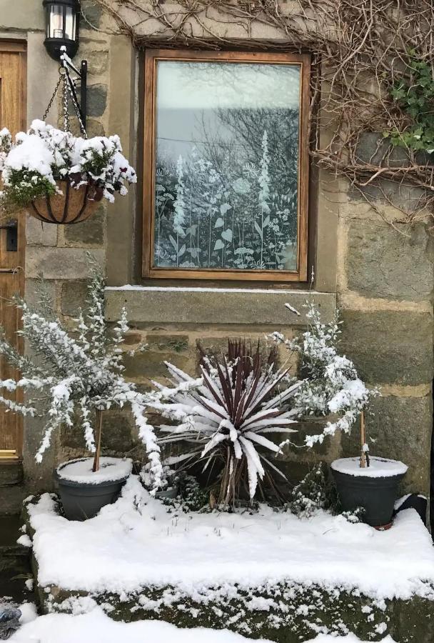 Bijou Cottage In Bronte Country With Wood-Burning Stove & Hot Tub Spa Haworth Exterior photo